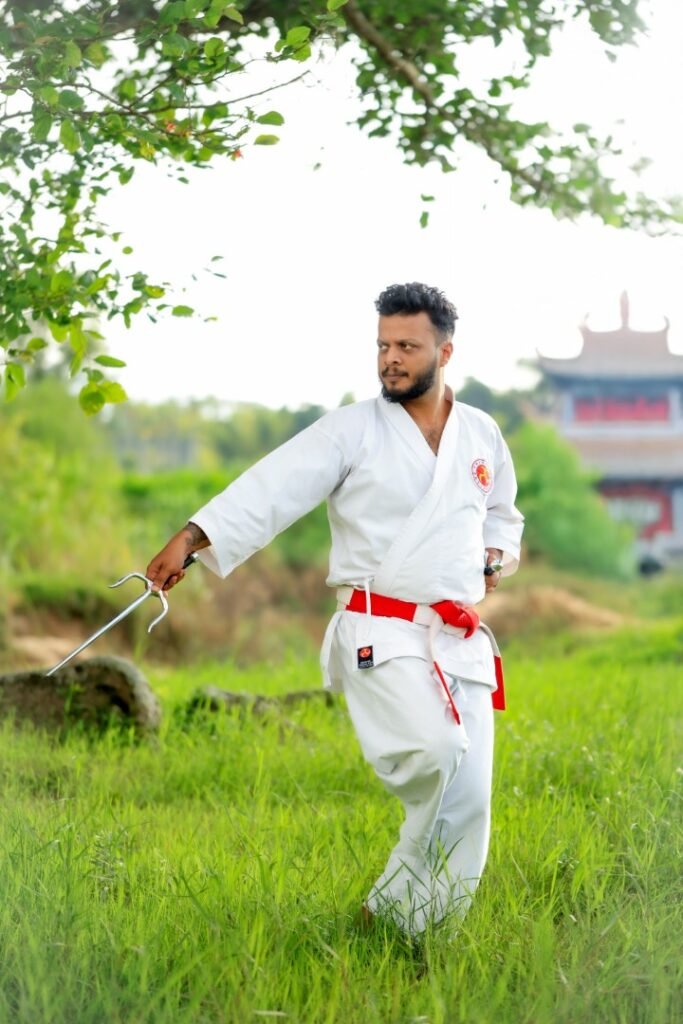 lince raviperforming a precise and powerful traditional sai kata. (large)